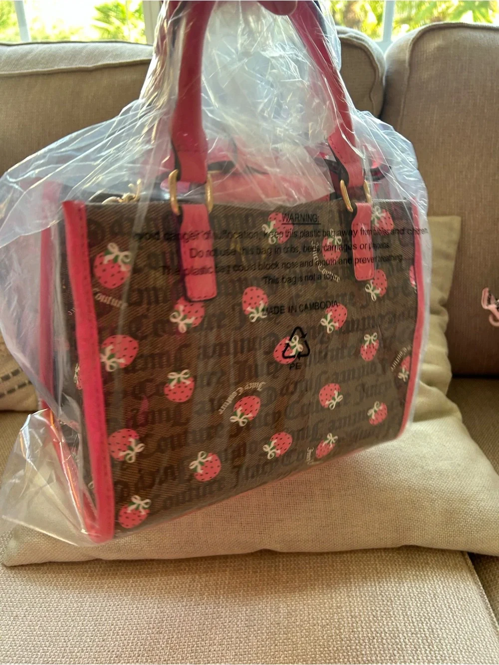 NWT JUICY COUTURE strawberry 🍓 small tote bag.